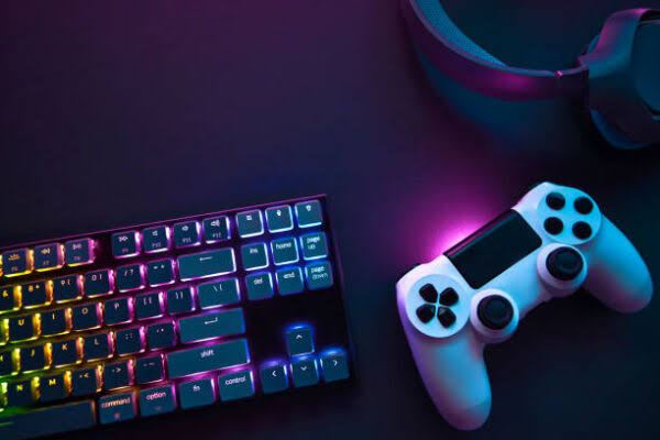 The Evolution of Online Gaming and Digital Entertainment