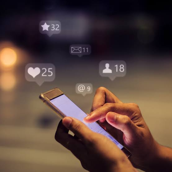 Why Random PFPs Are Becoming Popular Across Social Media